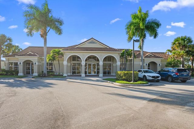 911 Bent Creek Drive, Fort Pierce, FL 34947