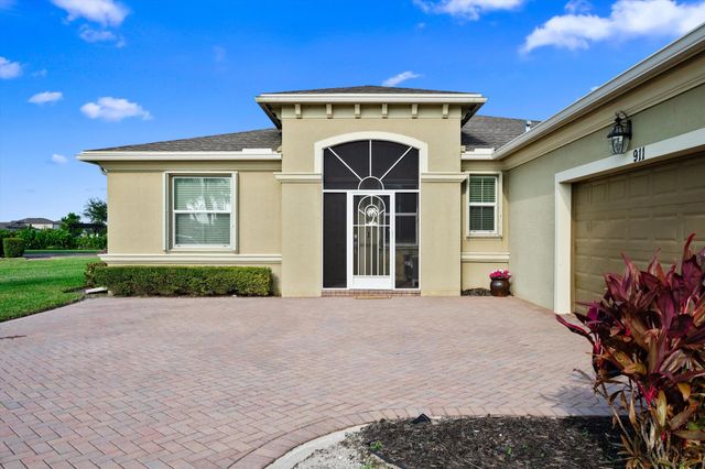 911 Bent Creek Drive, Fort Pierce, FL 34947