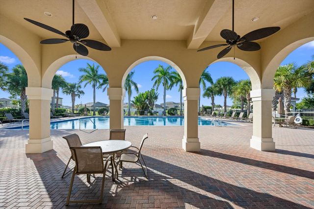 911 Bent Creek Drive, Fort Pierce, FL 34947