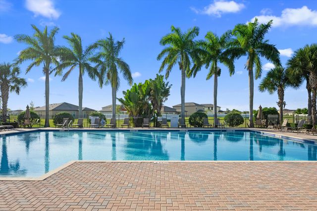 911 Bent Creek Drive, Fort Pierce, FL 34947