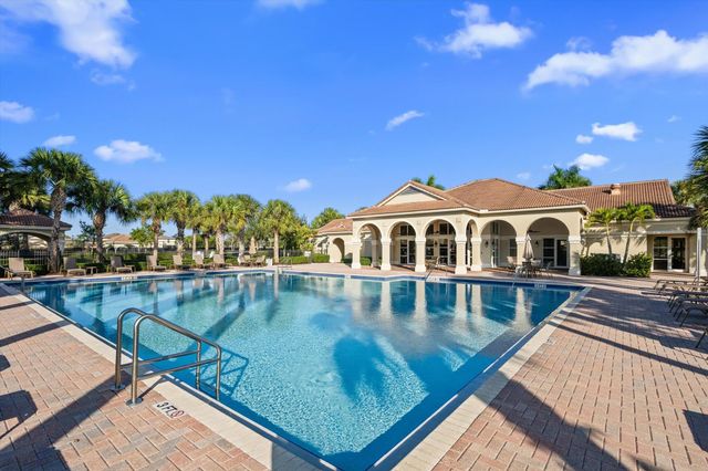 911 Bent Creek Drive, Fort Pierce, FL 34947