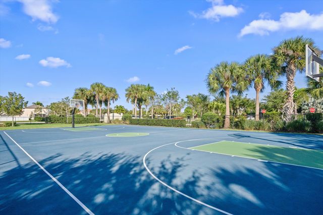 911 Bent Creek Drive, Fort Pierce, FL 34947