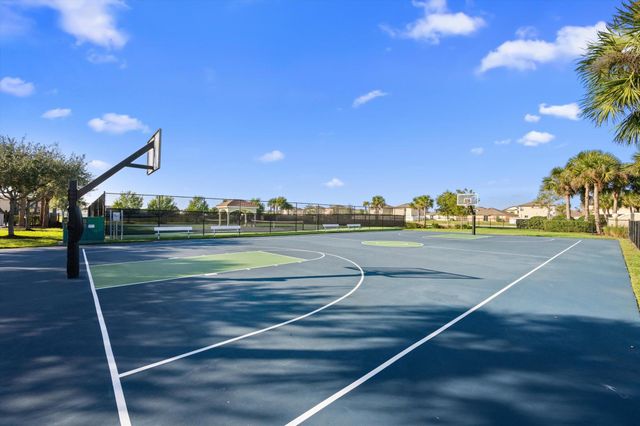 911 Bent Creek Drive, Fort Pierce, FL 34947