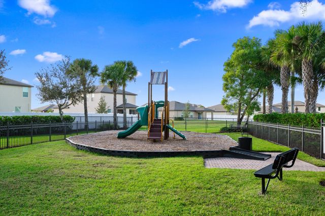 911 Bent Creek Drive, Fort Pierce, FL 34947