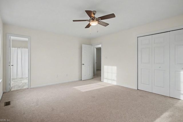 19 Rotherham LN, Hampton, VA 23666