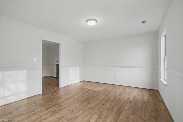 19 Rotherham LN, Hampton, VA 23666