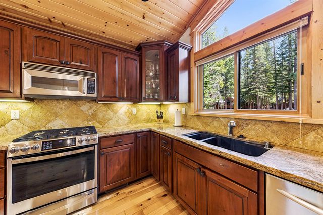 11749 Baden Road, Truckee, CA 96161