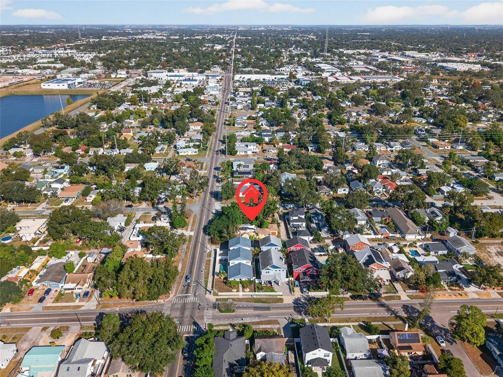 Image 12 of property listing at 1321 28TH STREET N, St Petersburg, FL 33713