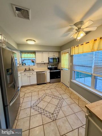 1155 SCHOOL HOUSE LN, Quakertown, PA 18951
