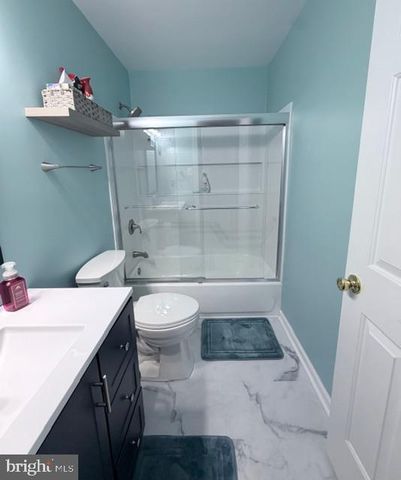 1155 SCHOOL HOUSE LN, Quakertown, PA 18951