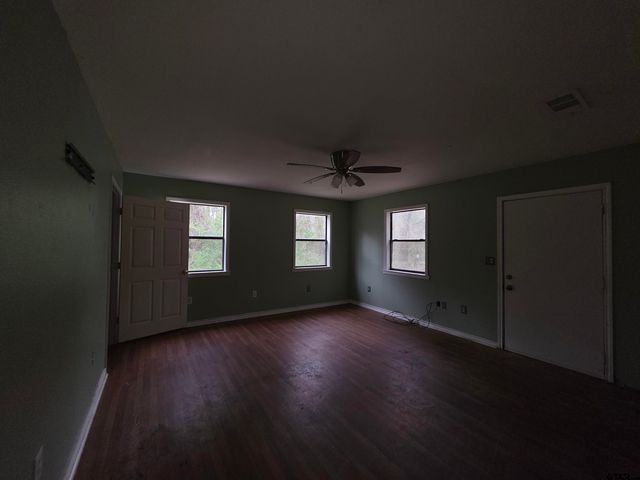 1886 Opossum Rd, Pittsburg, TX 75686