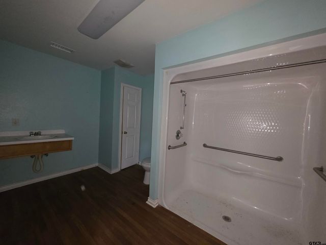 1886 Opossum Rd, Pittsburg, TX 75686