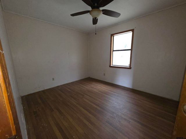 1886 Opossum Rd, Pittsburg, TX 75686