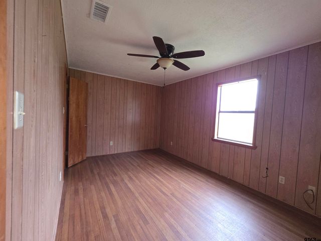 1886 Opossum Rd, Pittsburg, TX 75686