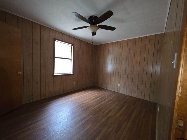 1886 Opossum Rd, Pittsburg, TX 75686