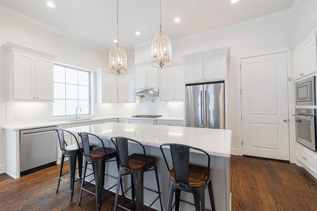 247 Green Boulevard, Shenandoah, TX 77384