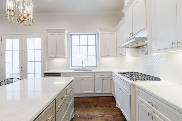 247 Green Boulevard, Shenandoah, TX 77384