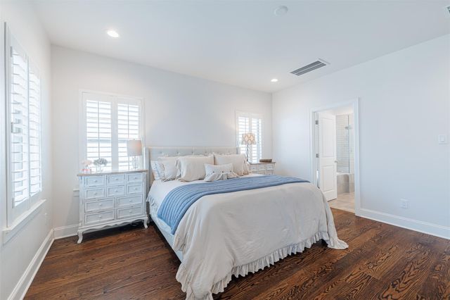 247 Green Boulevard, Shenandoah, TX 77384