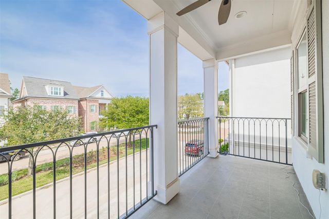 247 Green Boulevard, Shenandoah, TX 77384