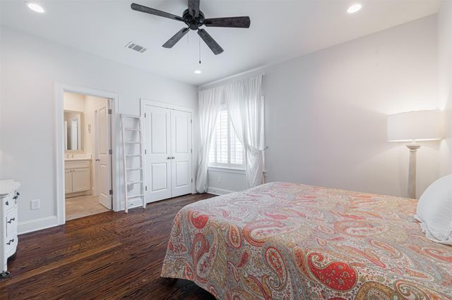 247 Green Boulevard, Shenandoah, TX 77384