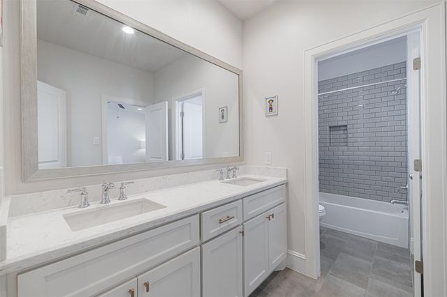 247 Green Boulevard, Shenandoah, TX 77384