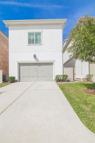 247 Green Boulevard, Shenandoah, TX 77384