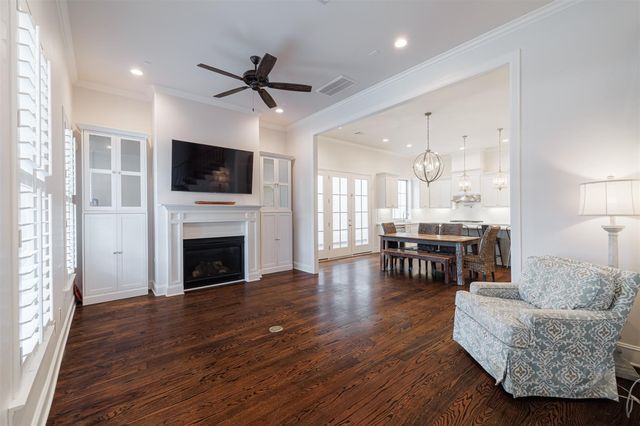 247 Green Boulevard, Shenandoah, TX 77384