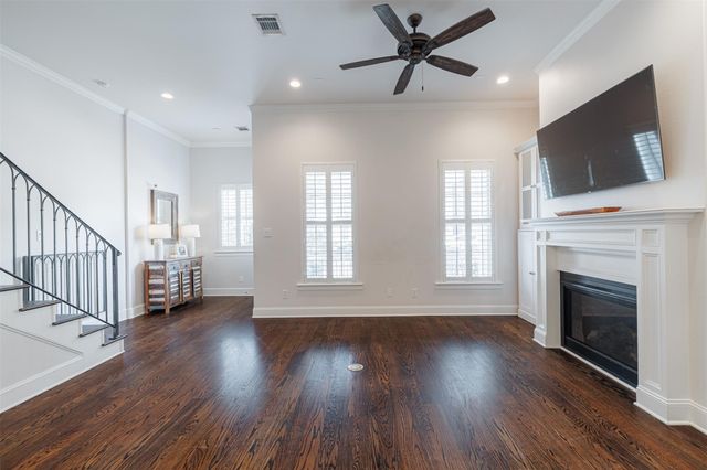 247 Green Boulevard, Shenandoah, TX 77384