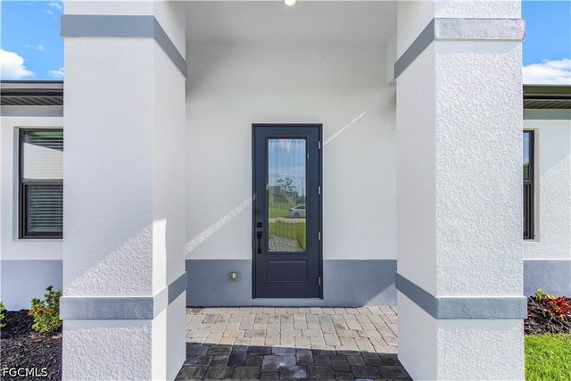 331 Nicholas PKWY E, Cape Coral, FL 33990