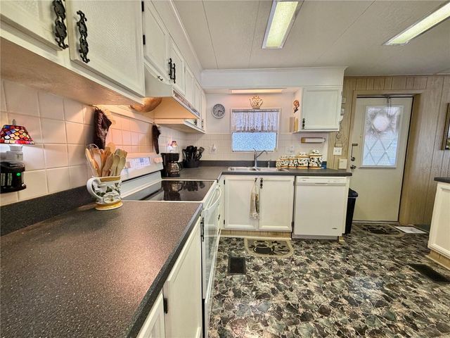 100 MARIGOLD STREET, Leesburg, FL 34748