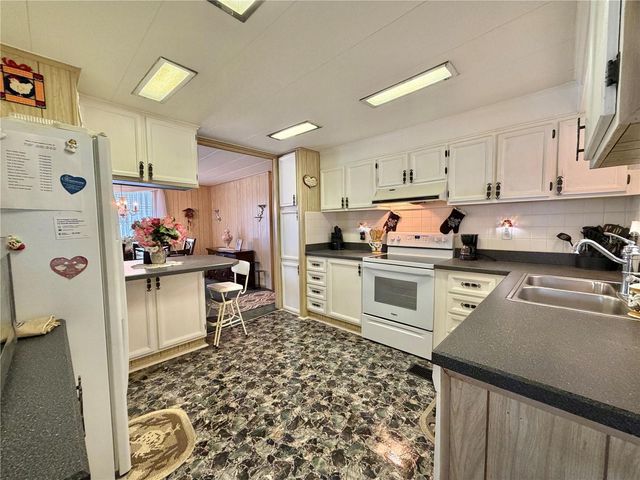 100 MARIGOLD STREET, Leesburg, FL 34748