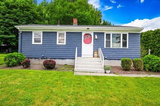 27 Alan Ave, Portsmouth, RI 02871