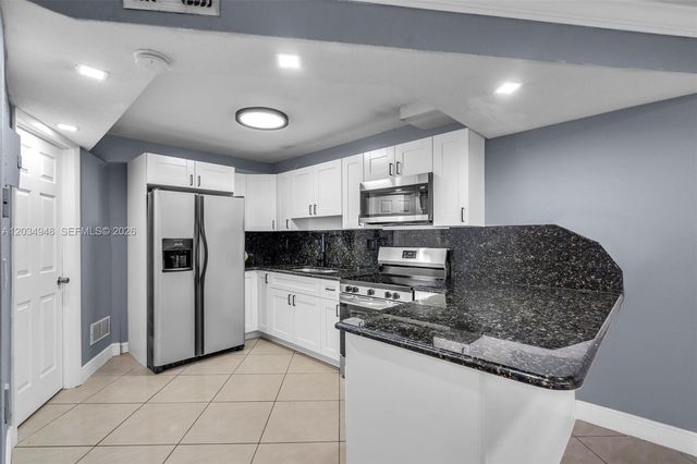 5335 W 23rd Ct 13-4, Hialeah, FL 33016