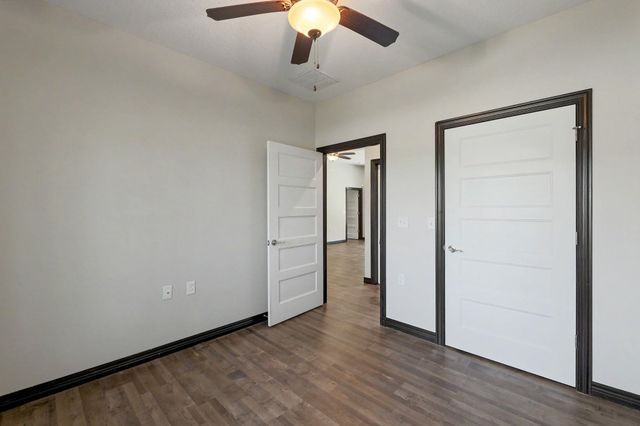 405 Karla Ave, Haysville, KS 67060