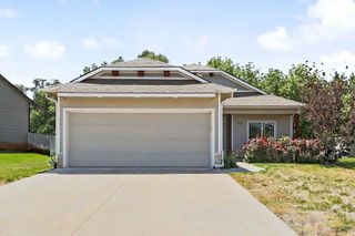 405 Karla Ave, Haysville, KS 67060
