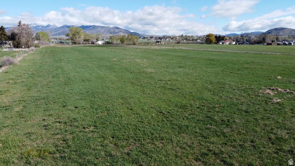 Image 11 of property listing at 1098 W SAMARIA LN, Malad City, ID 83252