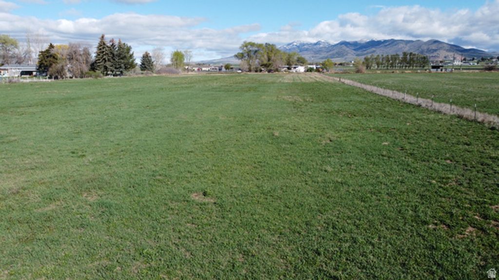 Image 3 of property listing at 1098 W SAMARIA LN, Malad City, ID 83252