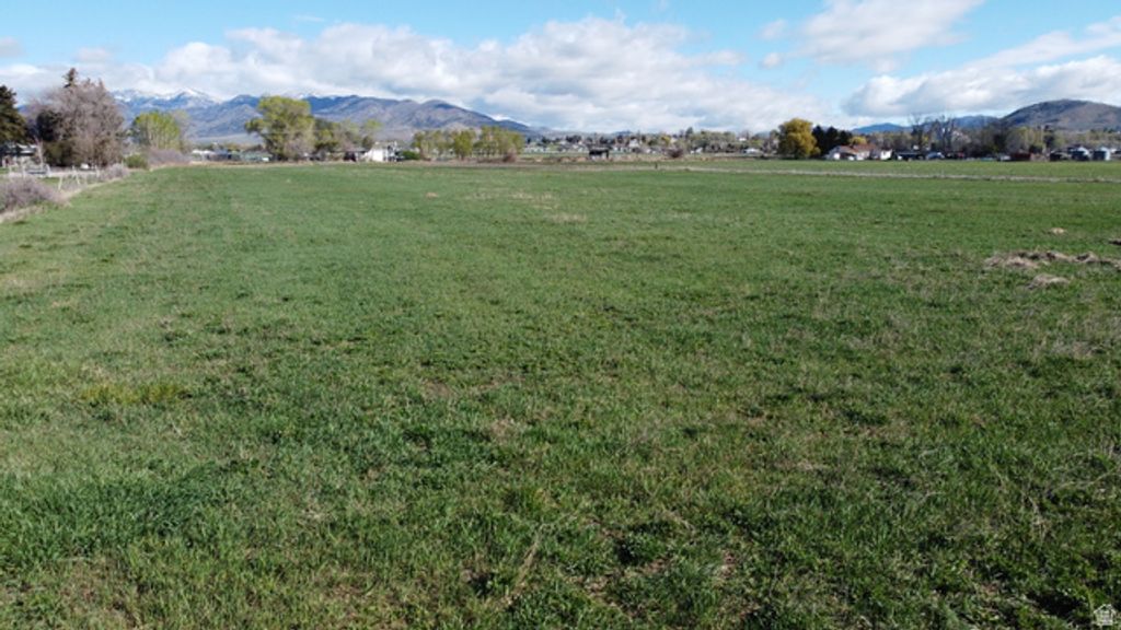 Image 6 of property listing at 1098 W SAMARIA LN, Malad City, ID 83252