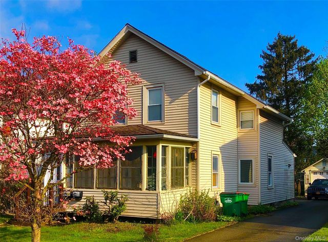 9 Parker Avenue, Hyde Park, NY 12538