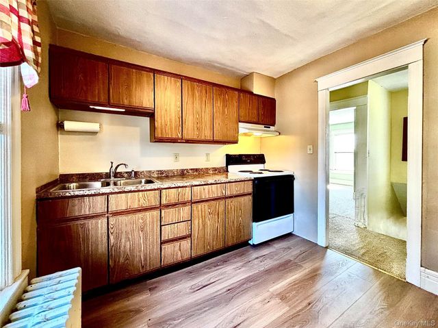 9 Parker Avenue, Hyde Park, NY 12538