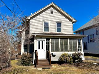 9 Parker Avenue, Hyde Park, NY 12538
