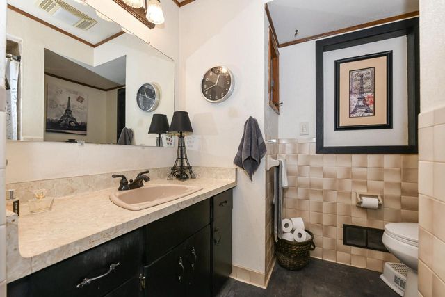 5564 S 33rd STREET, Milwaukee, WI 53221