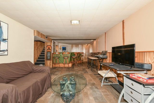 5564 S 33rd STREET, Milwaukee, WI 53221
