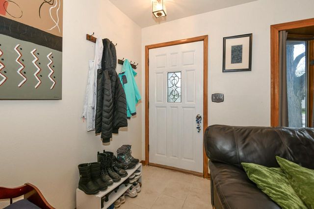 5564 S 33rd STREET, Milwaukee, WI 53221