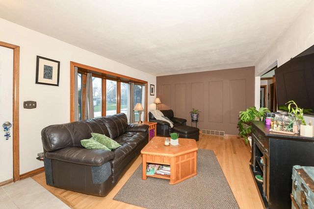 5564 S 33rd STREET, Milwaukee, WI 53221