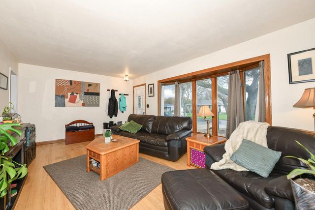 5564 S 33rd STREET, Milwaukee, WI 53221