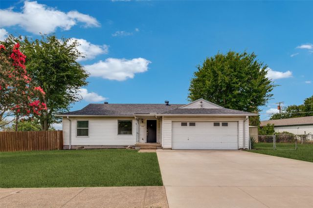 202 W Cherry Street, Duncanville, TX 75116