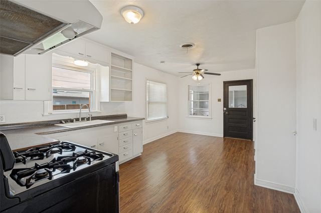 202 W Cherry Street, Duncanville, TX 75116