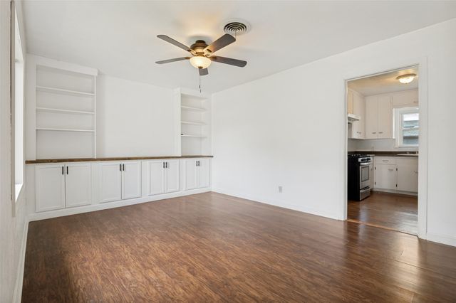202 W Cherry Street, Duncanville, TX 75116