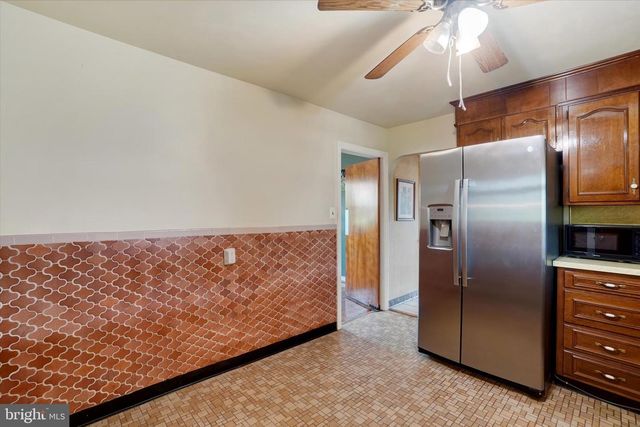 1120 LOUISE AVE, Lancaster, PA 17601